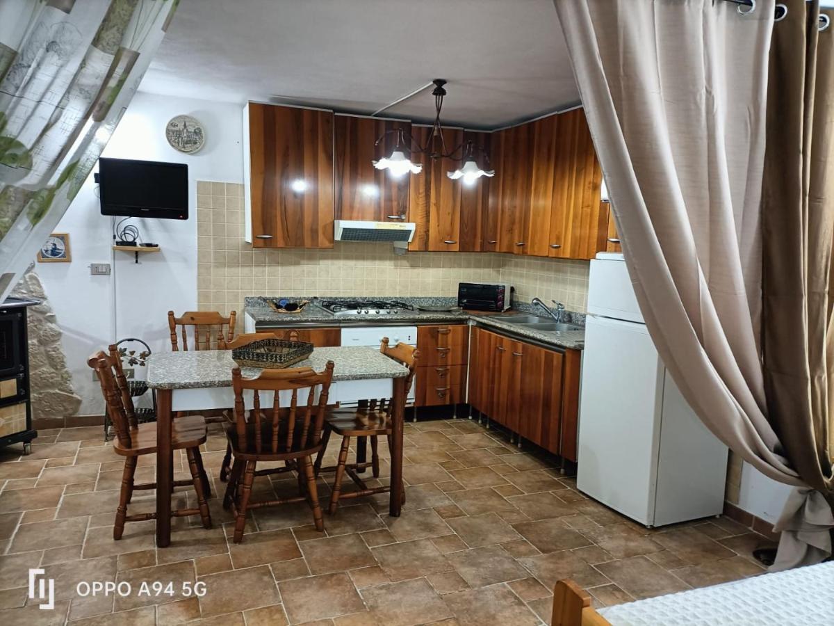 La Taverna Di Angela Амендолара Екстериор снимка