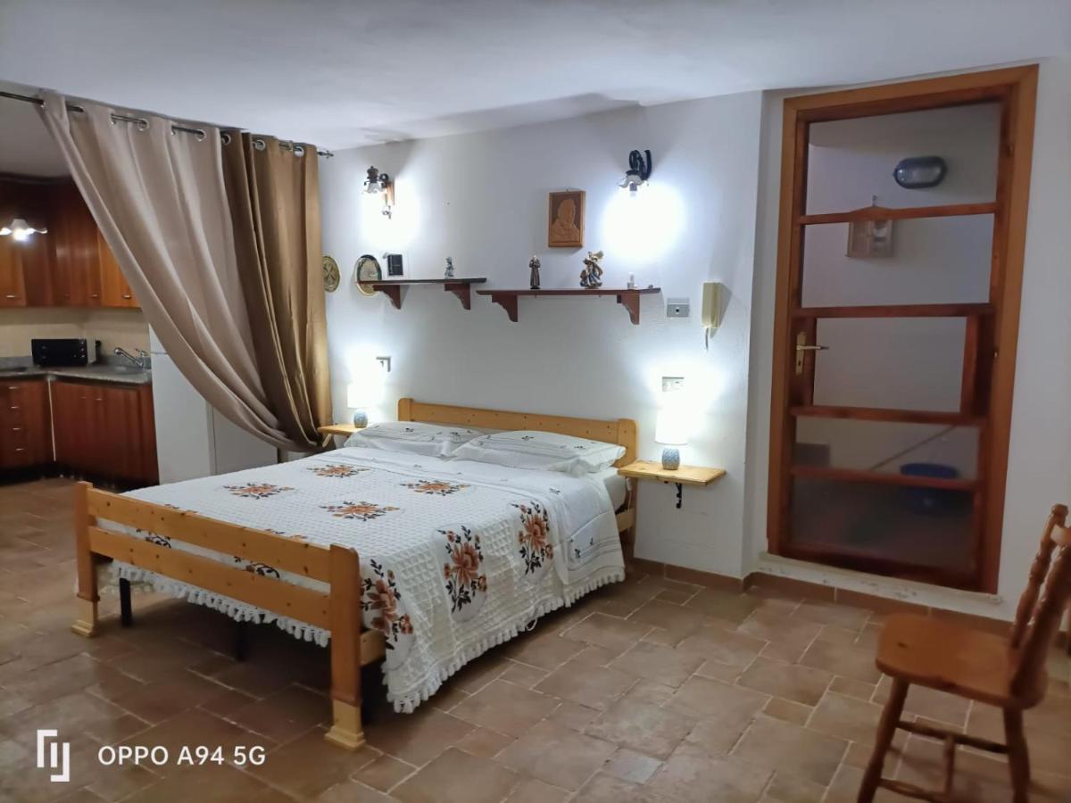 La Taverna Di Angela Амендолара Екстериор снимка